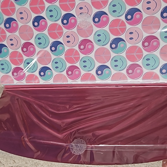 NWT Smiley Face Stationary Sticky Note Set & Pastel Glitter Pens; 3-Piece Bundle - Picture 5 of 9